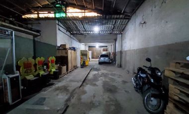 VENTA GALPÓN CON CASA 6 AMBIENTES EZPELETA