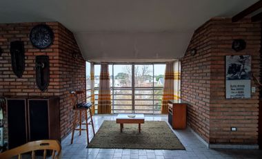 VENTA GALPÓN CON CASA 6 AMBIENTES EZPELETA