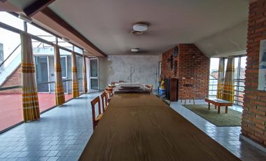 VENTA GALPÓN CON CASA 6 AMBIENTES EZPELETA