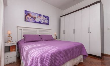 CASA 3 AMB. CON COCHERA, QUINCHO Y CUARTO DE SERV.