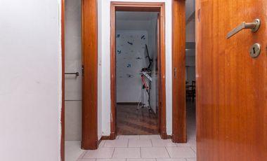 CASA 3 AMB. CON COCHERA, QUINCHO Y CUARTO DE SERV.