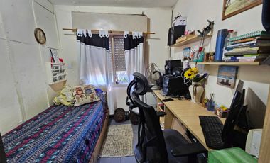 Venta de casa 3 ambientes con cochera Ezpeleta.