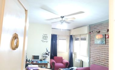 Venta casa con garaje y local en Florencio Varela