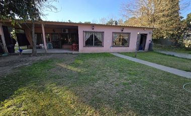 Venta Casa con pileta Pueblo Esther, un dormitorio