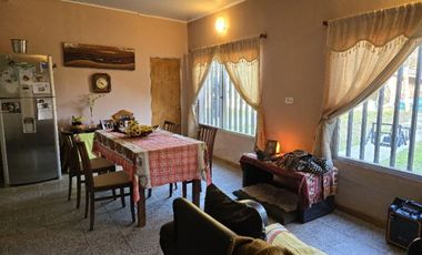 Venta Casa con pileta Pueblo Esther, un dormitorio