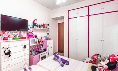Casa en PB C/garage, jardín y quincho