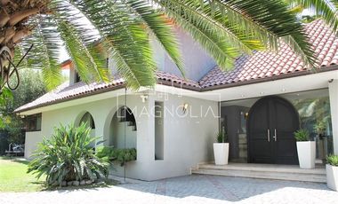 Casa en Arriendo en Santa María de Manquehue, Vitacura