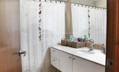 Casa en Arriendo en Santa María de Manquehue, Vitacura