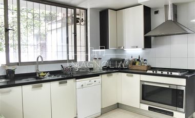 Casa en Arriendo en Santa María de Manquehue, Vitacura