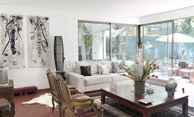 Casa en Arriendo en Santa María de Manquehue, Vitacura