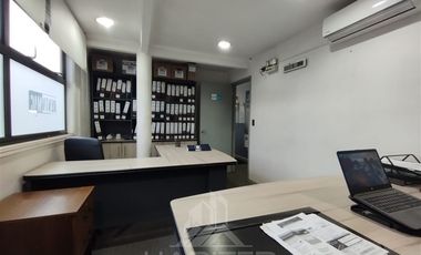 Local Comercial en Venta en Oportunidad en Sector Industrial!!...