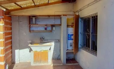 CASA 4 AMBIENTES BERNAL COCHERA APTO CREDITO