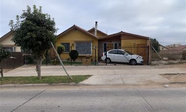 Casa en Arriendo en Los Plátanos 1483, El Milagro