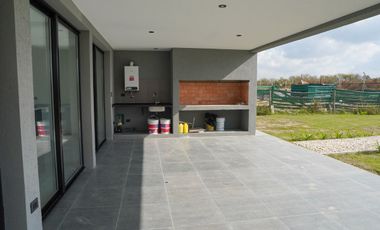 CASA EN VENTA SAN SEBASTIAN
