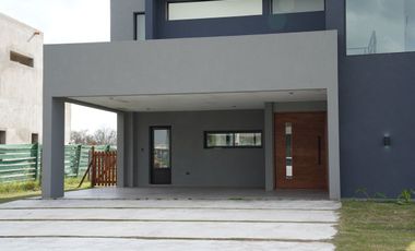 CASA EN VENTA SAN SEBASTIAN