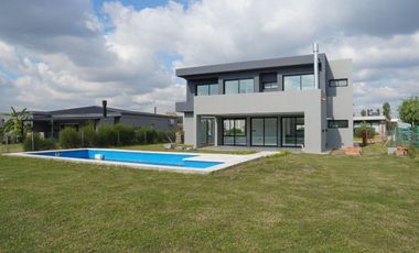 CASA EN VENTA SAN SEBASTIAN