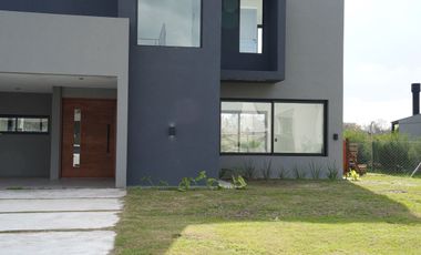 CASA EN VENTA SAN SEBASTIAN