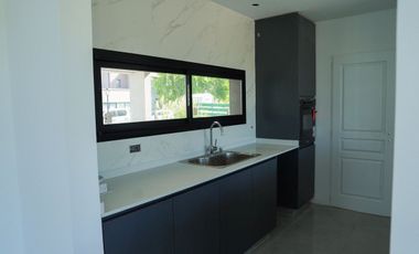 CASA EN VENTA SAN SEBASTIAN
