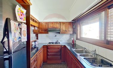 Casa chalet venta Quilmes,6 ambientes APTO CRÉDITO