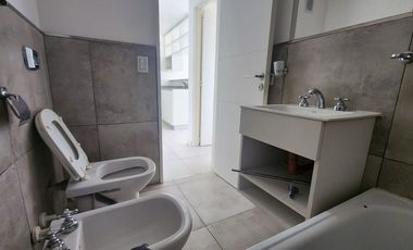 Departamento de 2 amb, c/cochera, 46m2 Exc. estado