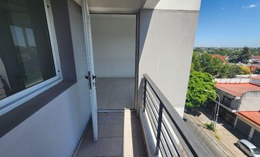 Departamento de 2 amb, c/cochera, 46m2 Exc. estado