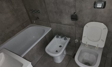 Departamento de 2 amb, c/cochera, 46m2 Exc. estado