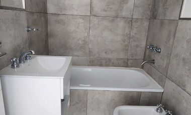 Departamento de 2 amb, c/cochera, 46m2 Exc. estado