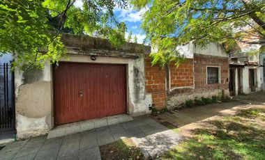 LOTE CASA A DEMOLER -OPORTUNIDAD REMED de ESCALADA