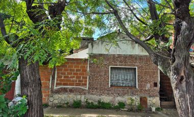 LOTE CASA A DEMOLER -OPORTUNIDAD REMED de ESCALADA