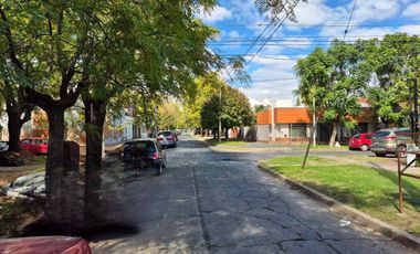 LOTE CASA A DEMOLER -OPORTUNIDAD REMED de ESCALADA