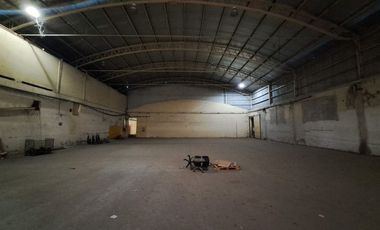 VENTA NAVE INDUSTRIAL MERLO OFIC SALIDA A 3 CALLES