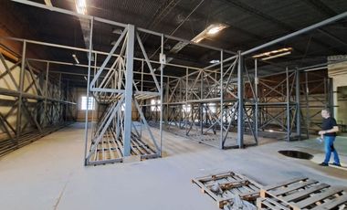 VENTA NAVE INDUSTRIAL MERLO OFIC SALIDA A 3 CALLES