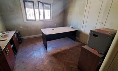 VENTA NAVE INDUSTRIAL MERLO OFIC SALIDA A 3 CALLES