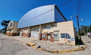VENTA NAVE INDUSTRIAL MERLO OFIC SALIDA A 3 CALLES