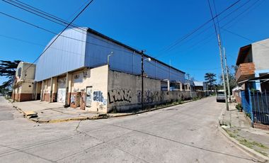 VENTA NAVE INDUSTRIAL MERLO OFIC SALIDA A 3 CALLES