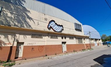 VENTA NAVE INDUSTRIAL MERLO OFIC SALIDA A 3 CALLES