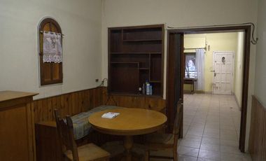 Chalet en José Marmol oportunidad
