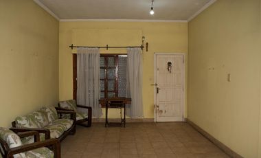 Chalet en José Marmol oportunidad