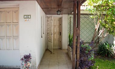 Chalet en José Marmol oportunidad