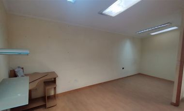 Oficina en Arriendo en San Gumercindo 327