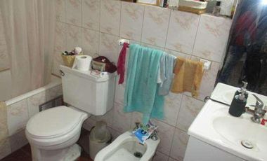 EXCELENTE CASA EN EL CENTRO DE CURICÓ