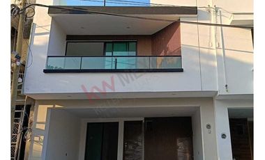Casa en Venta – Diseño Moderno y Alberca en Zona Norte Poniente