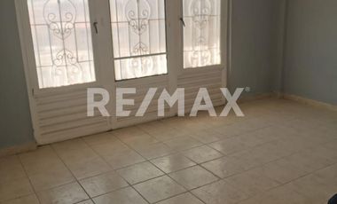CASA EN RENTA COLINAS DEL LAGO - (3)