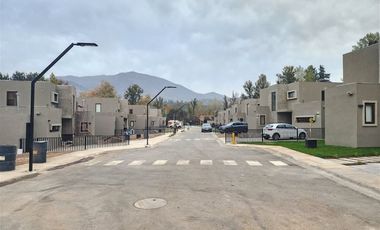 Casa en Arriendo en Condominio Bosques de Nogales, Machali