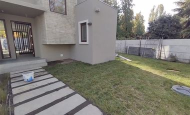 Casa en Arriendo en Condominio Bosques de Nogales, Machali
