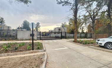 Casa en Arriendo en Condominio Bosques de Nogales, Machali