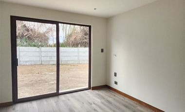 Casa en Arriendo en Condominio Bosques de Nogales, Machali