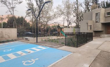 Casa en Arriendo en Condominio Bosques de Nogales, Machali