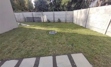 Casa en Arriendo en Condominio Bosques de Nogales, Machali