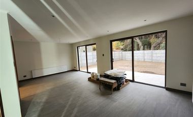 Casa en Arriendo en Condominio Bosques de Nogales, Machali